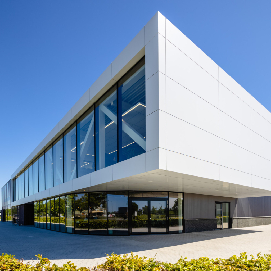 Derckx_BMO_BASE_15_s-2500x1667 (1).jpg